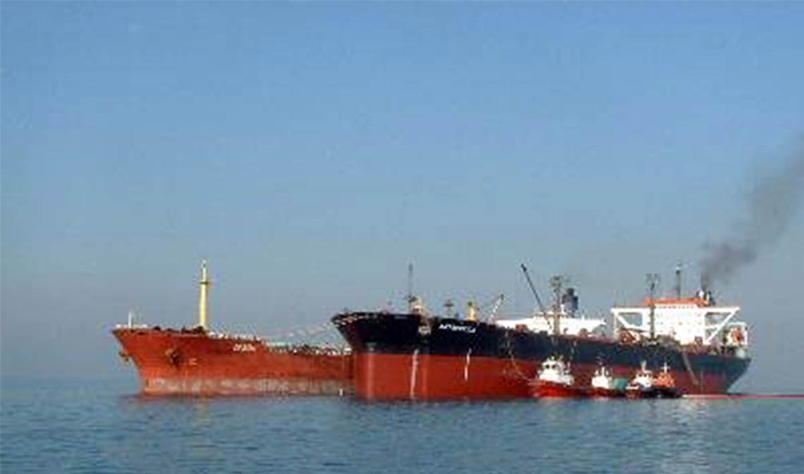 M/T ANTARCTICA VE M/T SFAKİA TANKERİNİN NEDEN OLDUĞU PETROL KİRLİLİĞİNİN TEMİZLENMESİ